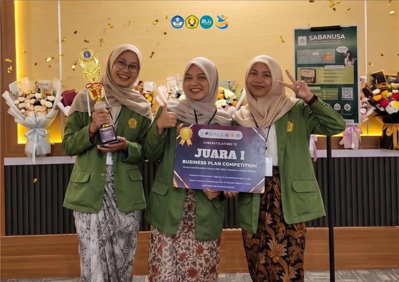 Keren! Mahasiswa UPNVY Sulap Limbah Kertas Jadi Game Edukasi Budaya