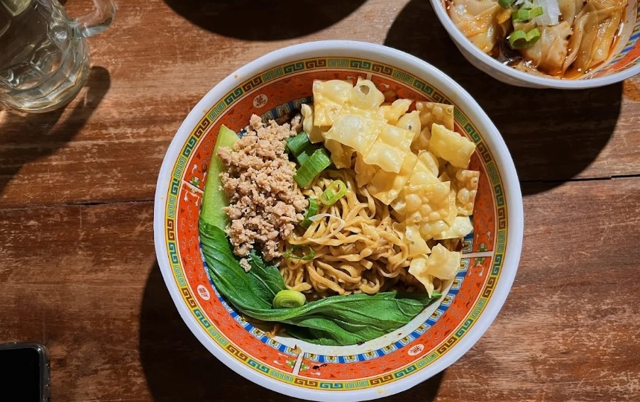 Yamien 69, Menu Bakmie Ayam Kampungnya Bikin Nagih