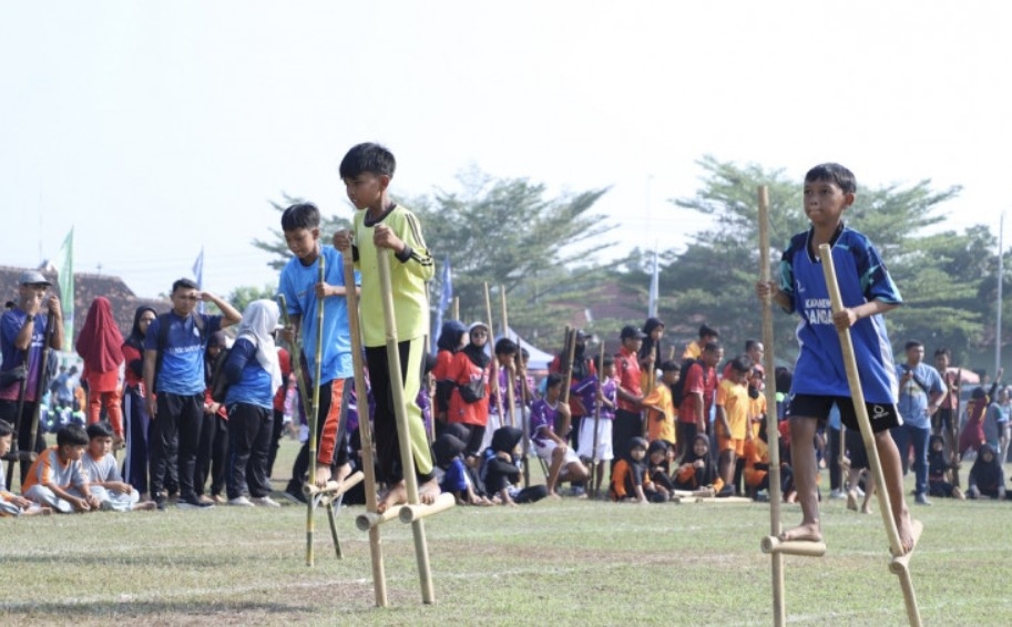 Tinggalkan Gadget, Ratusan Pelajar di Bantul Diajak Kembali ke Permainan Tradisional