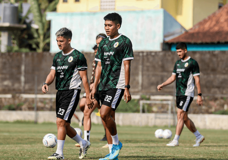 Benahi Pertahanan, Pieter Huistra: Kebobolan 7 Gol di 3 Laga Awal Terlalu Banyak