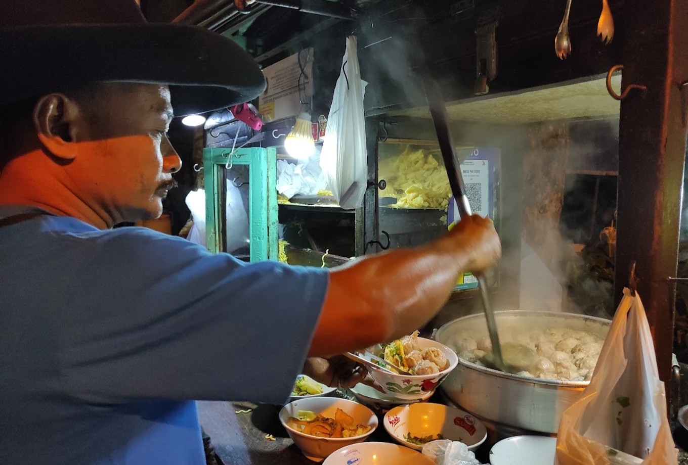 Bakso Pak Koboi: Bakso Legendaris yang Sudah Berdiri Sejak 1986