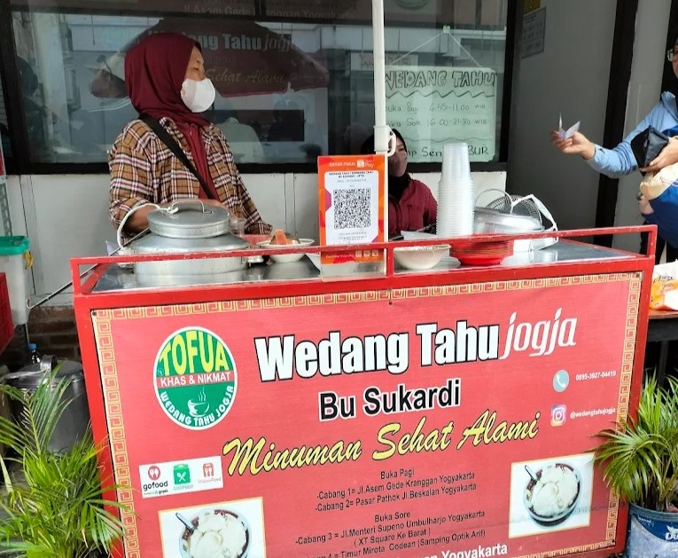 Berhenti di Stasiun Tugu, Ini Kuliner yang Wajib Kamu Kunjungi