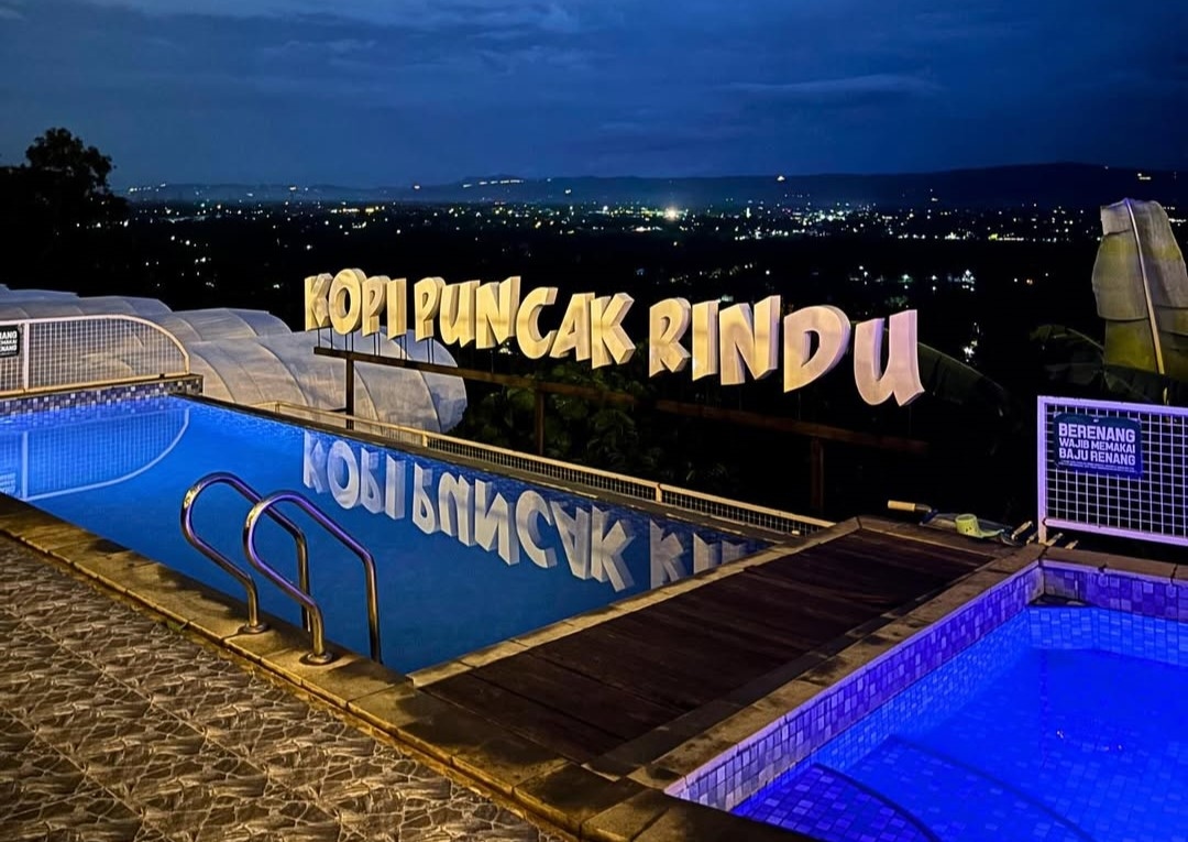 Berlibur di Kopi Puncak Rindu, Bisa Ngopi Santai Sambil Bermain Wahana Rainbow Slide