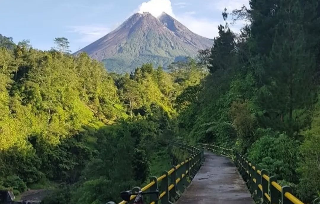 Wisata Plunyon Kalikuning; Tempat Hiking Santai Lereng Gunung Merapi