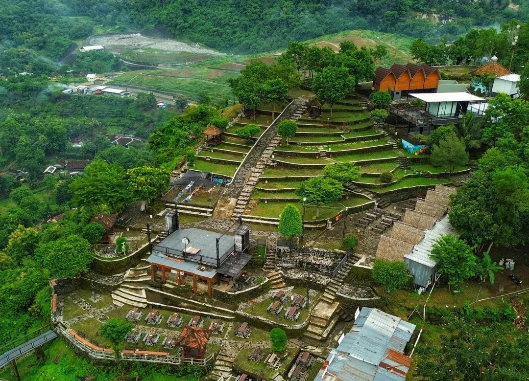 Liburan Asik Menikmati Jogja dari Ketinggian Puncak Sosok