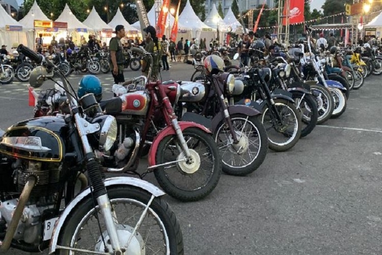 Berusia Lebih dari Setengah Abad, Motor Antik Legend Ngumpul di Mandala Krida