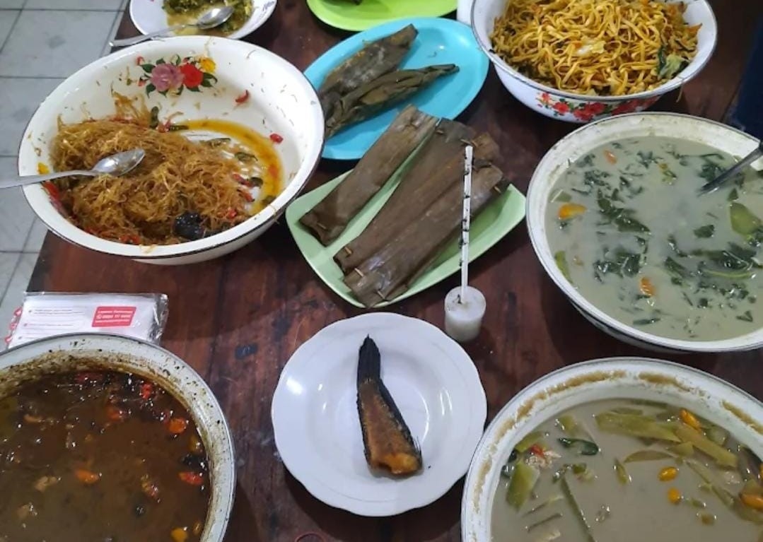 Warung Ijo Lempuyangan, Kuliner Hidden Gem dengan Varian Menu Tradisional yang Menarik untuk Dinikmati