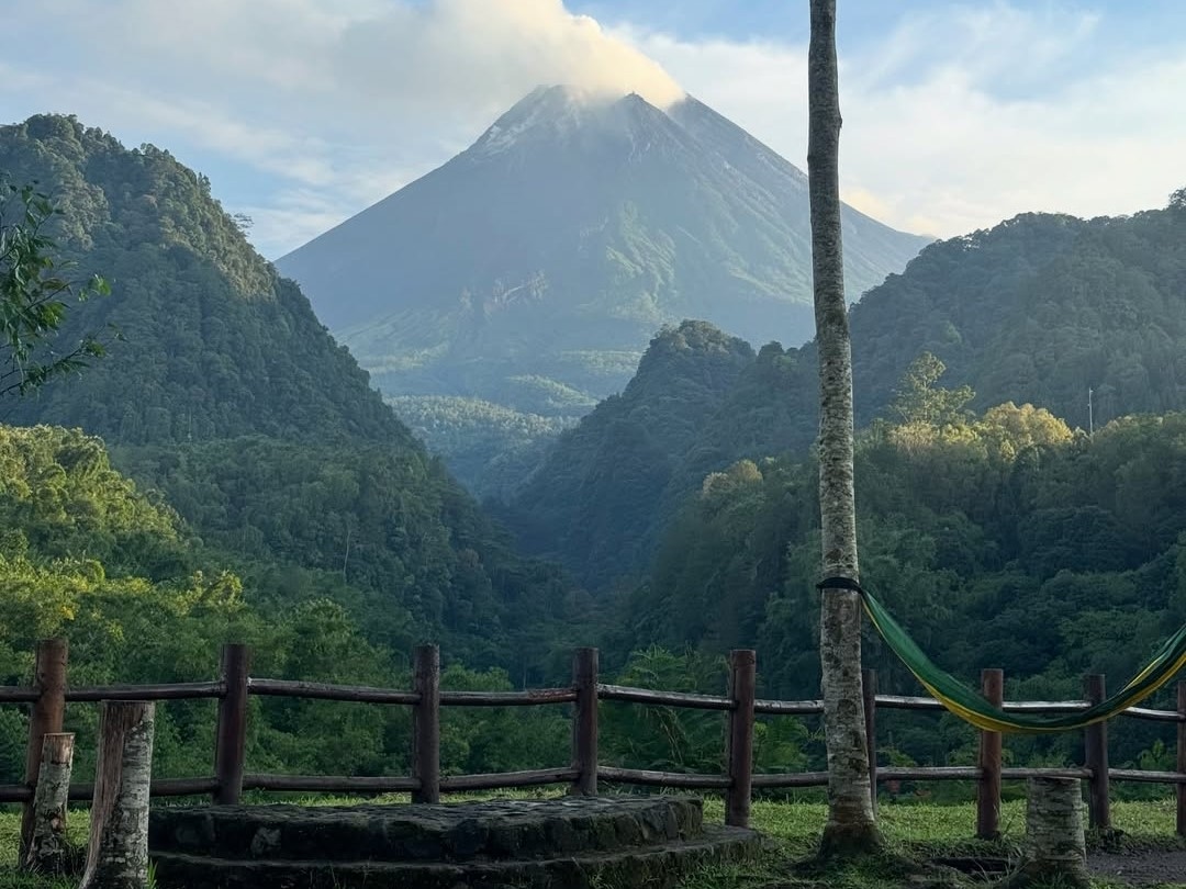 Nawang Jagad, Spot Menikmati Panorama Gunung Merapi di Kaliurang