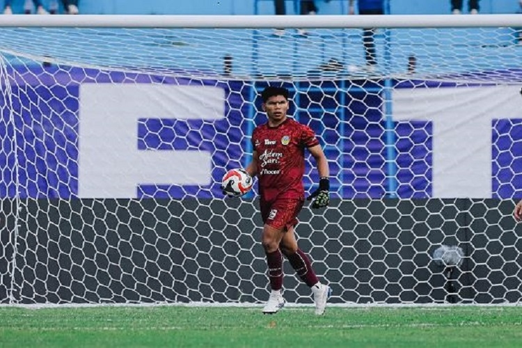 5 Fakta Menarik Cahya Supriadi, Kiper asal Karawang yang Gagalkan Kemenangan Persib, Bikin Klok Gak Bisa Tidur