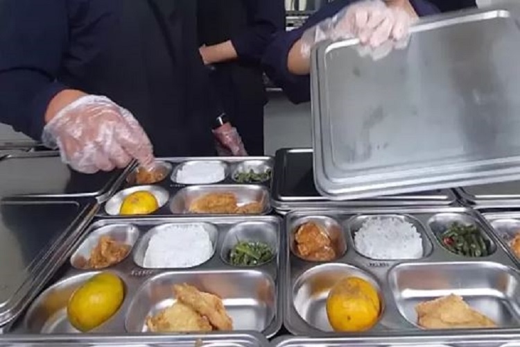 Viral Ompreng MBG Disebut Tak Halal dan Kandung Babi, Pakar UGM Ungkap Cara Mengujinya