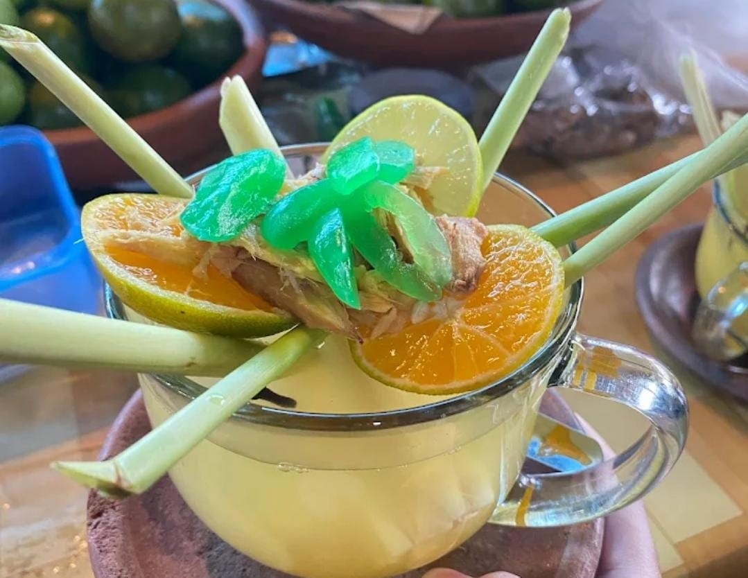 Wedang Sendang Ayu Bu Marsuwe Pasar Ngasem, Segarnya Cita Rasa Kuliner Khas Jawa