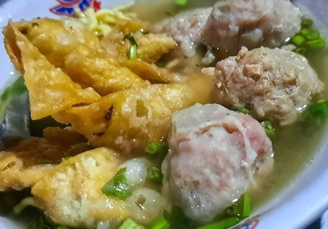 Bakso Legendaris Pak Koboi di Wirobrajan,  Rasanya Nikmat dan  Penjualnya Nyentrik Ala Koboi Sejak 1986.