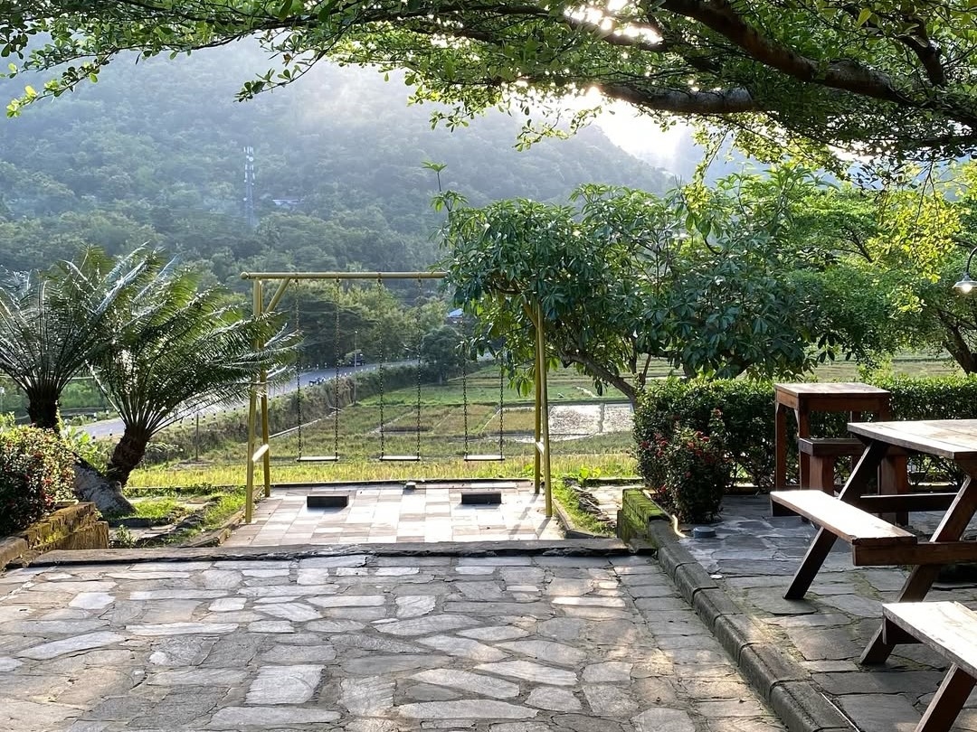 Kopi Ingkar Janji, Menikmati Sedapnya Kopi dengan View Perbukitan Menoreh