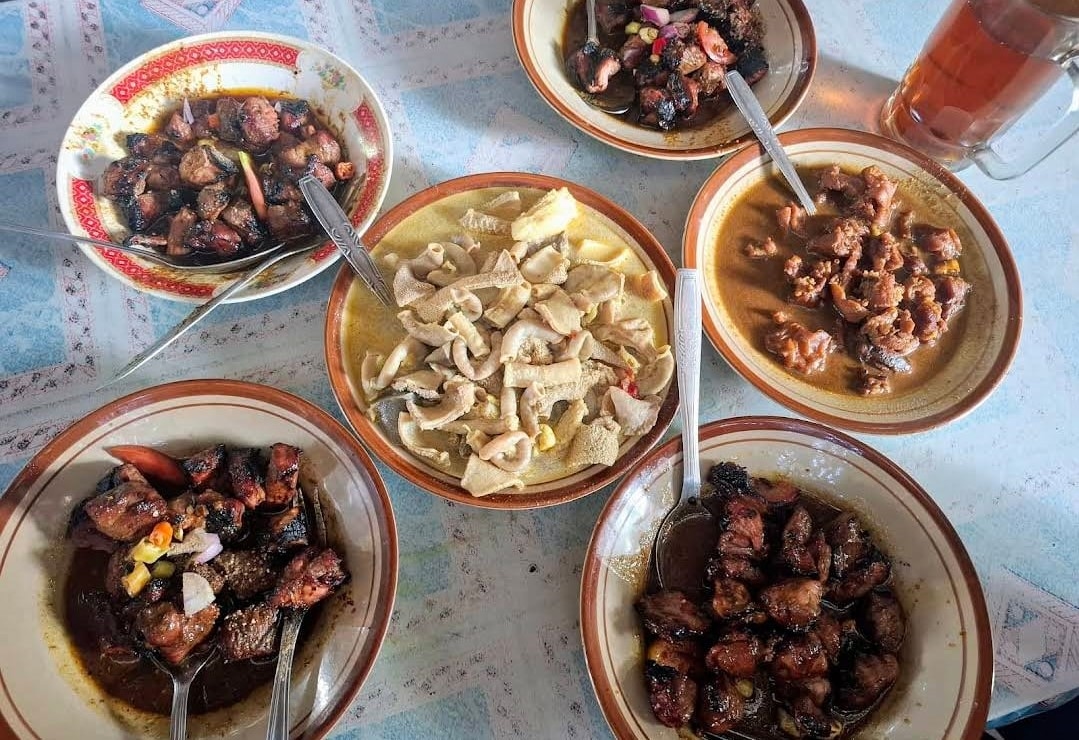 Sate Kambing Sari Rasa, Sajian Sate Kambing dengan Kuah Tongseng