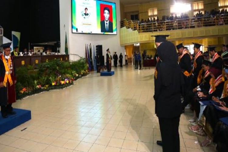 Cerita Duka Wisuda UIN Sunan Kalijaga, Tetap Berikan Ijazah kepada Mahasiswa yang Meninggal