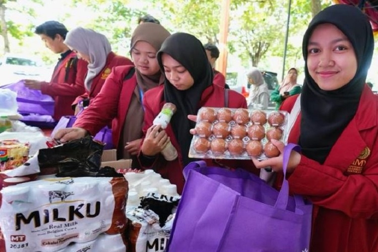 Lazismu UMY Salurkan Beasiswa Biaya Hidup kepada 230 Mahasiswa di Yogyakarta