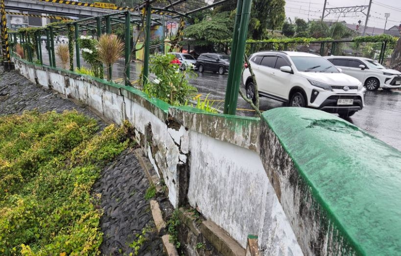 Jembatan Kewek Rusak, Kendaraan Besar Tak Boleh Lewat Mulai 10 Desember