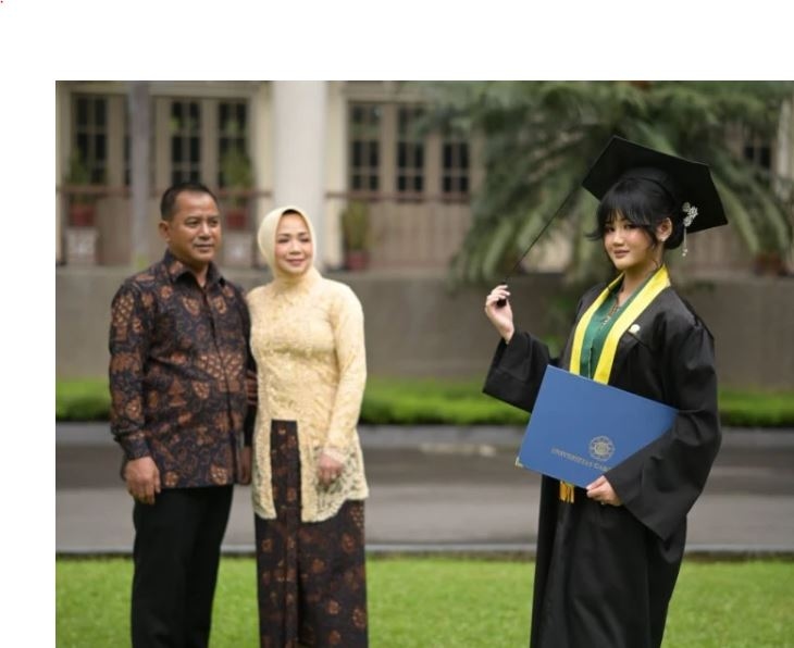 Sosok Farras Ulinnuha, Usia 19 Tahun Lulus Kedokteran UGM