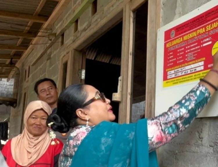 Pemkab Gunungkidul Pasang Stiker Keluarga Miskin Penerima Bansos, Bupati Ungkap Alasan