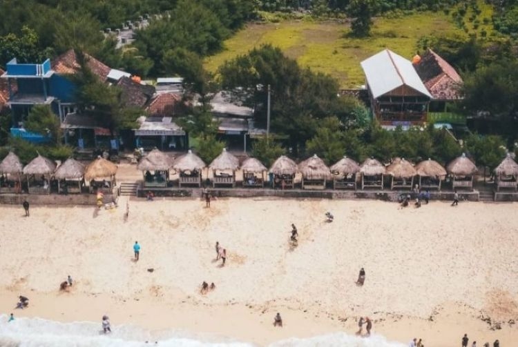Pantai Slili Yogyakarta, Keindahan Pantai dengan Kuliner Seafood yang Menggoda