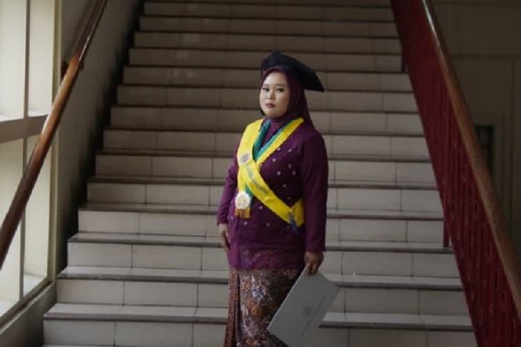 Safira Nur Aini, Lulusan S2 Termuda UGM asal Temanggung yang Ingin Majukan Sektor Pertanian