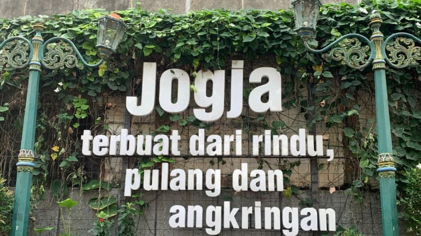 Pengen Foto Di Depan Penggalan Puisi Ikonik Joko Pinurbo? Ini Spotnya saat Liburan ke Jogja