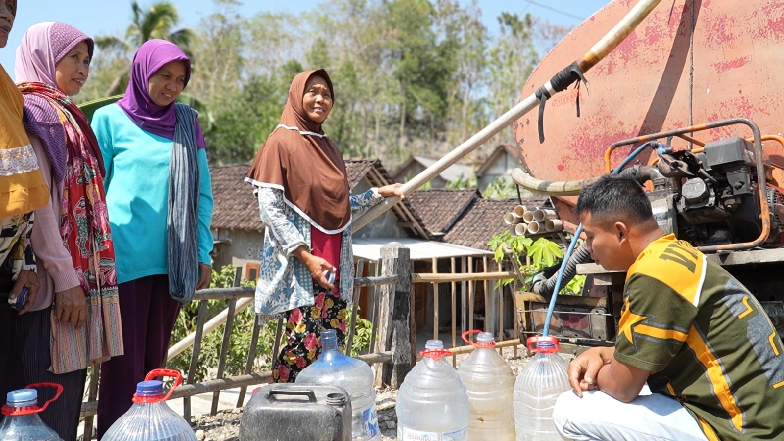 PLN DIY Salurkan 80.000 Liter Air Bersih bagi Warga Gunungkidul