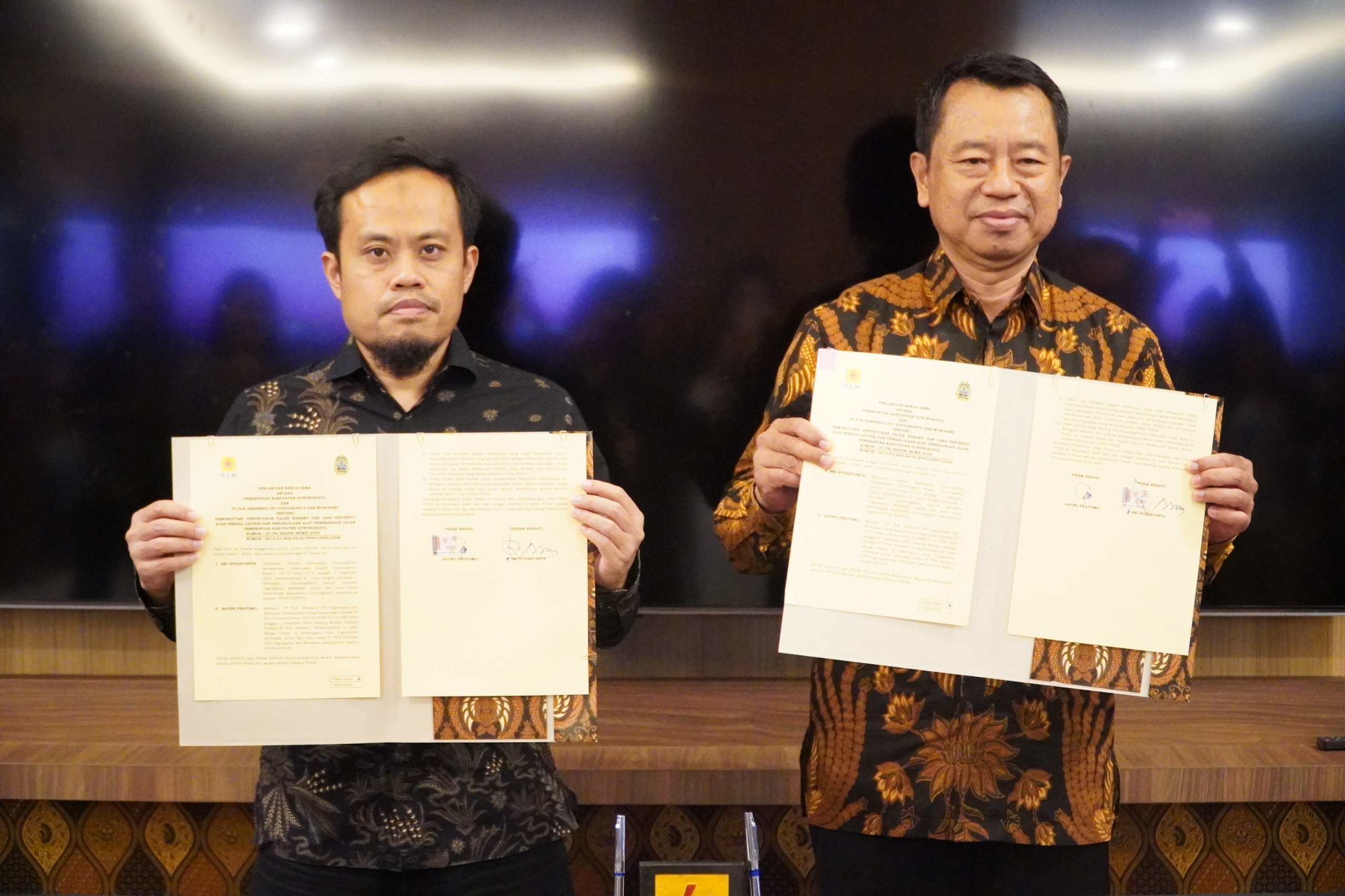 PLN DIY dan Pemkab Gunungkidul Teken Kerja Sama Peningkatan PAD dan Kualitas Penerangan Jalan