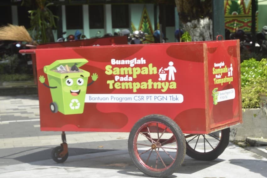 PGN Sumbang 50 Gerobak Angkut Rumput ke Pemkot Jogja
