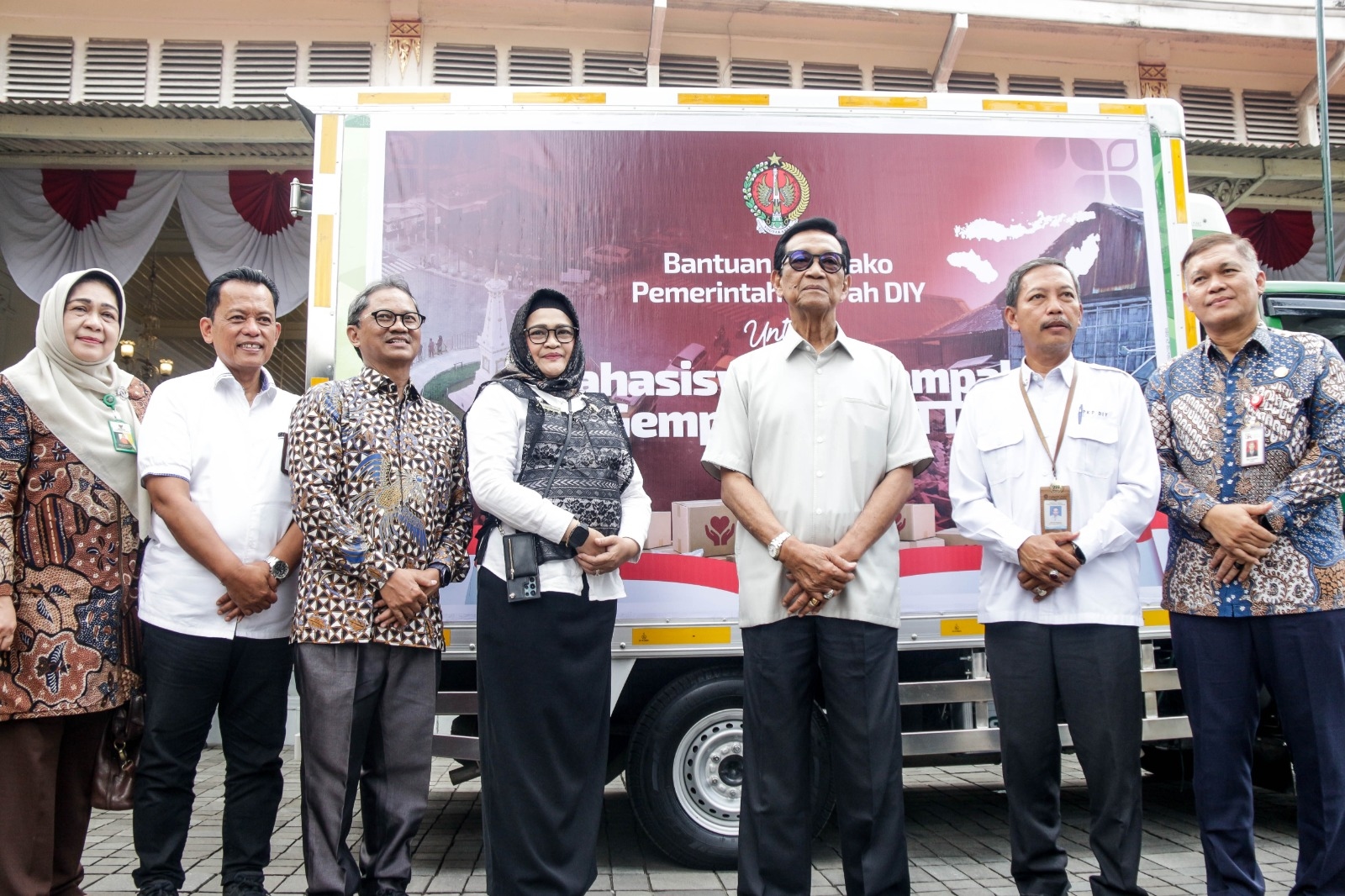 OJK dan Industri Jasa Keuangan DIY Salurkan Bantuan untuk Korban Gempa NTT