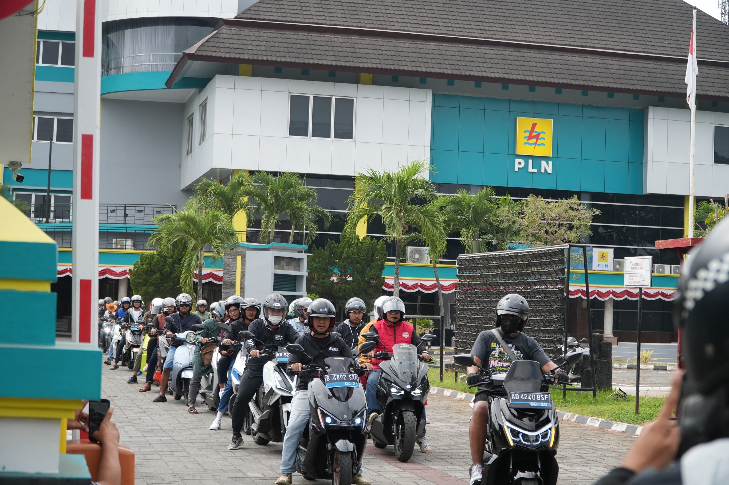 Fun Ride Bareng, PLN DIY Ajak Komunitas Motor Listrik Dukung Mobilitas Ramah Lingkungan