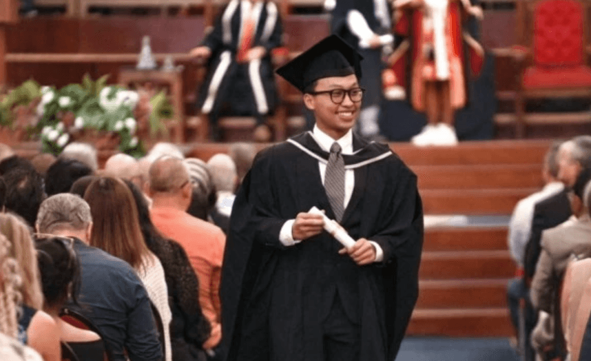 Kisah Ramzy Izza Wardhana Lulusan Terbaik UGM yang Kuliah di Jogja dan Inggris