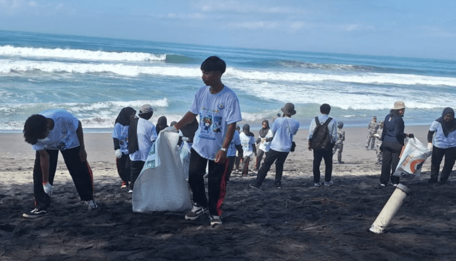 20 Juta Ton Sampah Laut Per Tahun, Masyarakat Bantul Deklarasi Luat Sehat Bebas Sampah