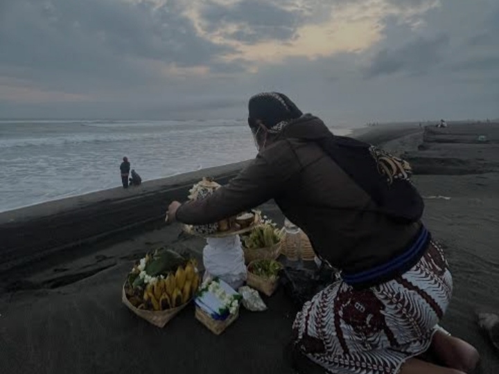 Pantai Parangkusumo Jogja: Pesona Mistis yang Bikin Penasaran di Pantai Selatan
