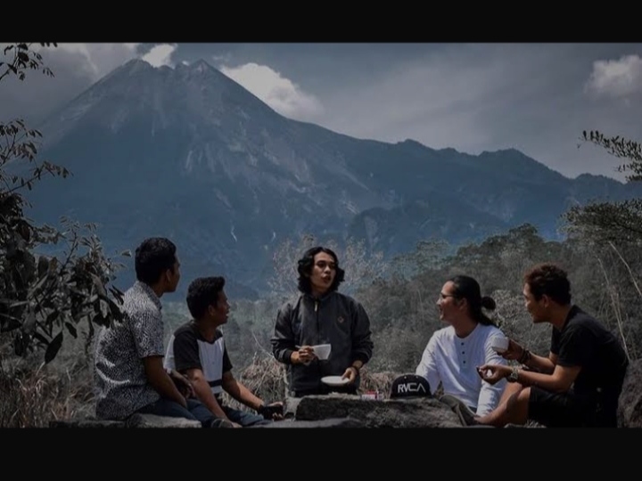 Ngopi di Lereng Gunung: Warung Kopi Merapi Bikin Mager Pulang