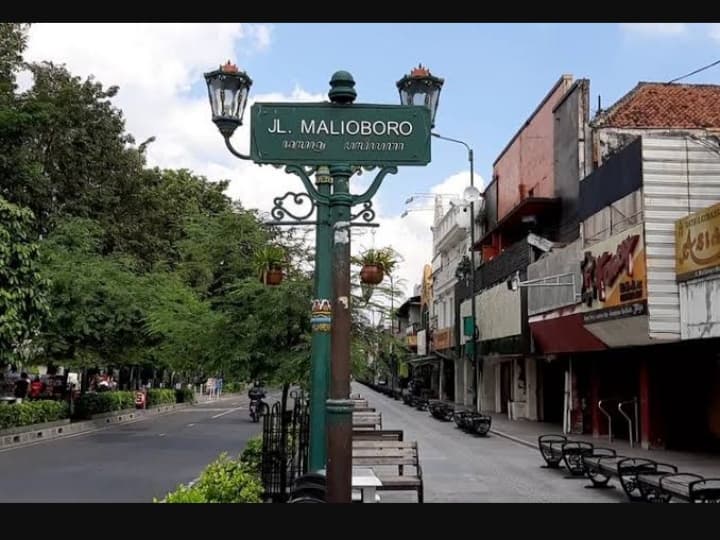 Liburan ke Jogja, Ini 5 Pusat Oleh-oleh yang Bikin Koper Kamu Penuh Tapi Hati Senang