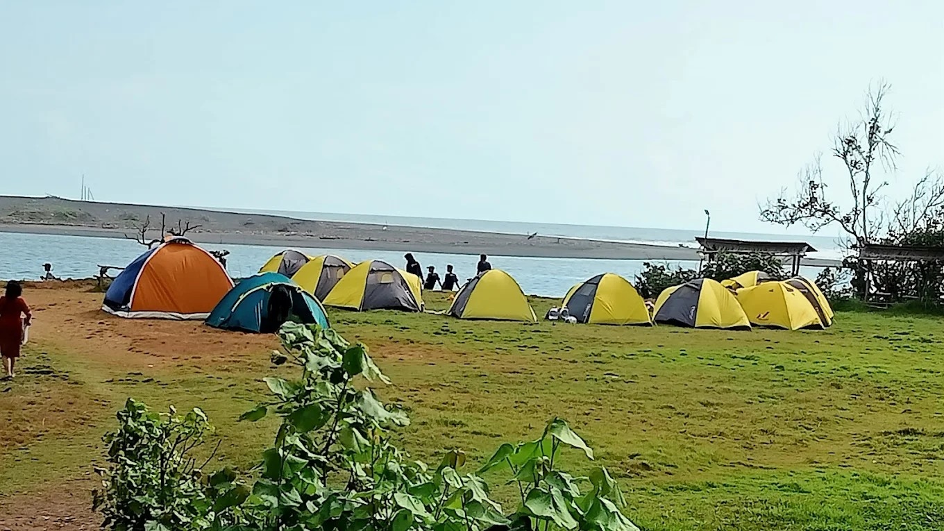 Camping Ceria di Sabana Pantai Baros, Cara Baru Menikmati Alam di Bantul