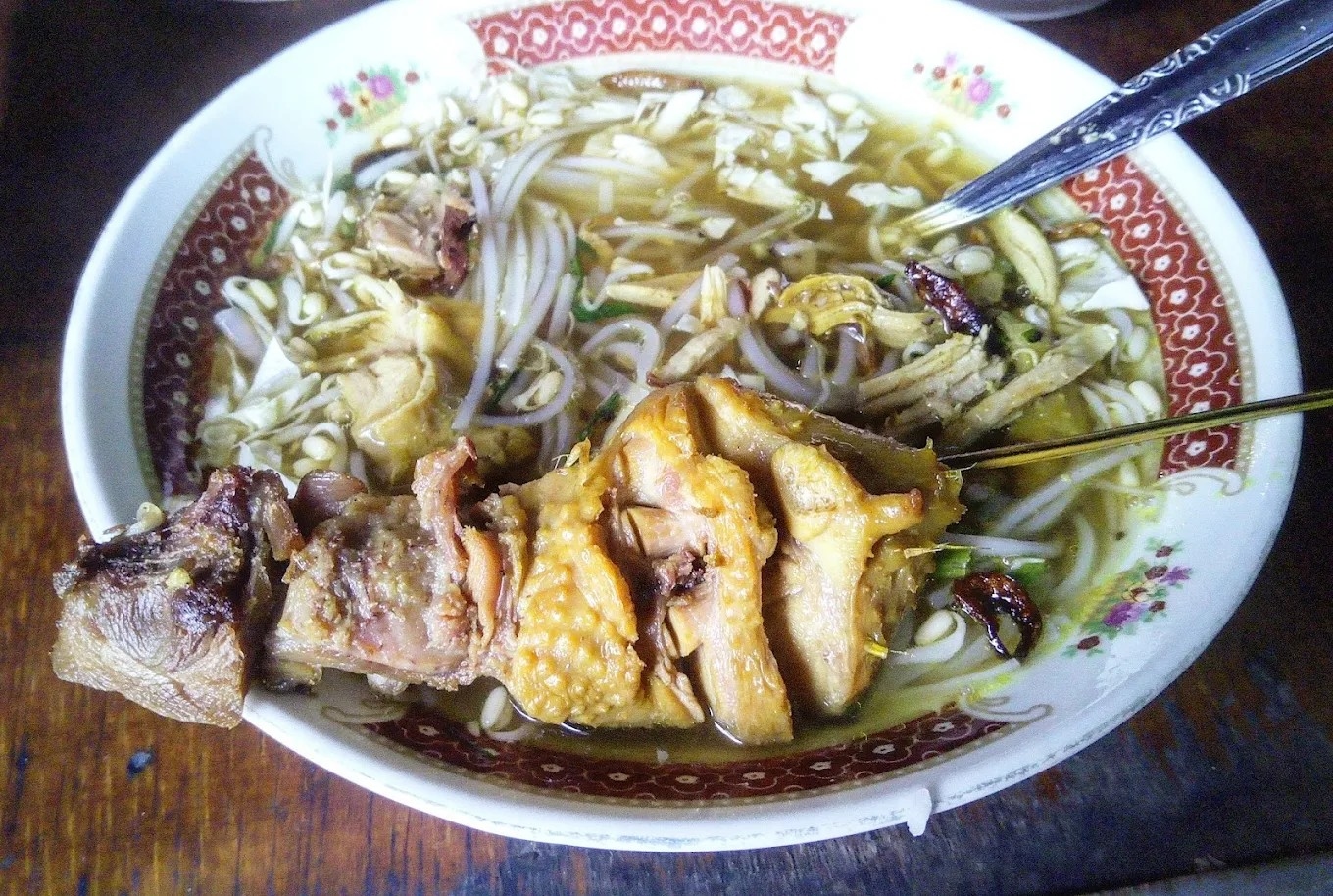 Soto Ayam Pak Dalbe, Kuliner Soto yang Selalu Ramai di Tengah Kota Jogja