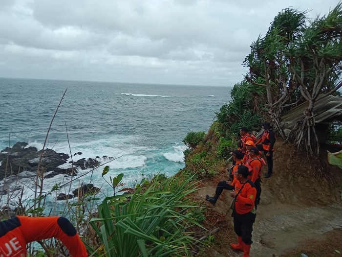Hari Ketiga Pencarian Wisatawan yang Hilang Di Watu Togok Pantai Siung Gunungkidul, Korban Masih Misteri
