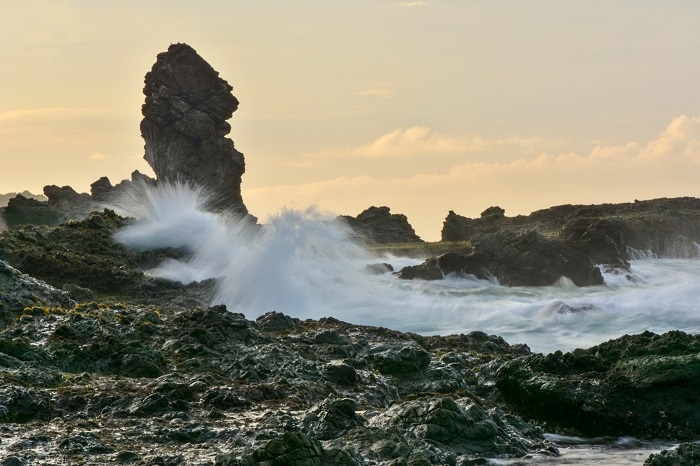 Seberapa Bahaya Watu Togok Pantai Siung Gunungkidul?