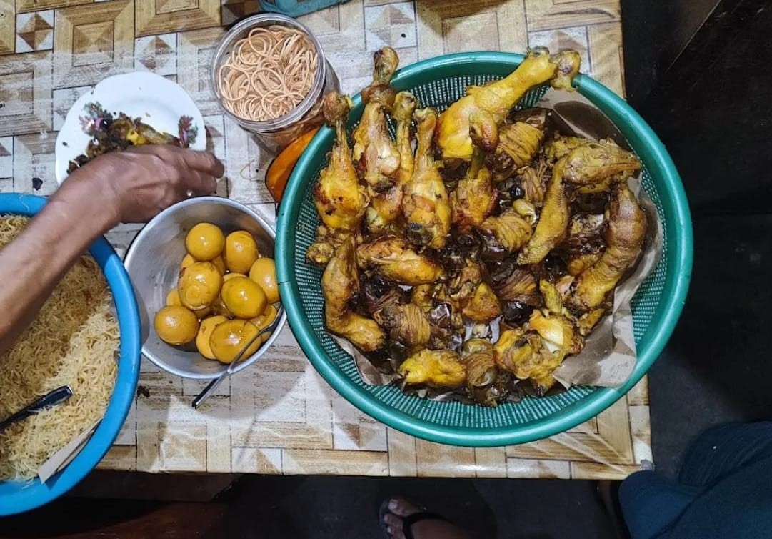 Kuliner Sego Gendong Mbok Inem, Kuliner Blusukan yang hanya Buka Setiap Malam Kliwon
