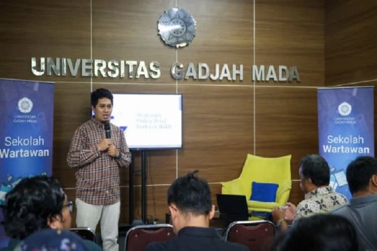 Sekolah Wartawan UGM Bahas Penyusunan Policy Brief Berbasis Bukti, di Indonesia Kebijakan Seringkali karena Insting dan Kepentingan