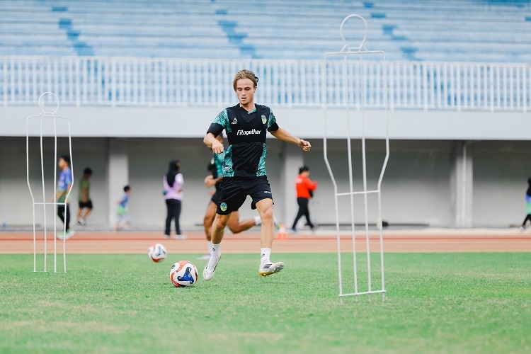 Kabar Terbaru Gelandang PSIM Donny Warmerdam, Diperkirakan Kembali Bermain Januari 2026