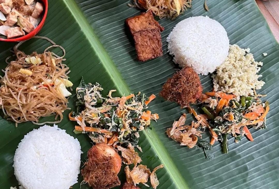 Nasi Kembulan Kedai Emily, Cara Baru Menikmati Kuliner Bersama Keluarga