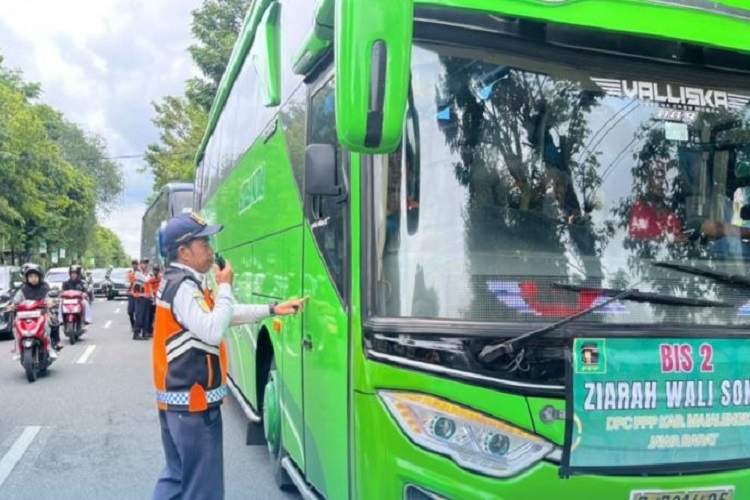 Bus Pariwisata Dilarang Lewat Tugu Jogja, Ini Rekayasa Lalu Lintasnya