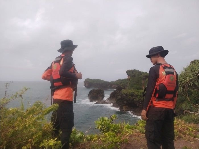 2 Pemancing Hilang di Tebing Grendan Gunungkidul
